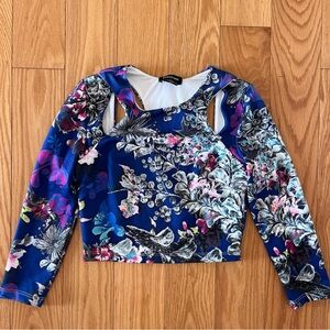 Bebe flowered crop top with keyhole cutouts